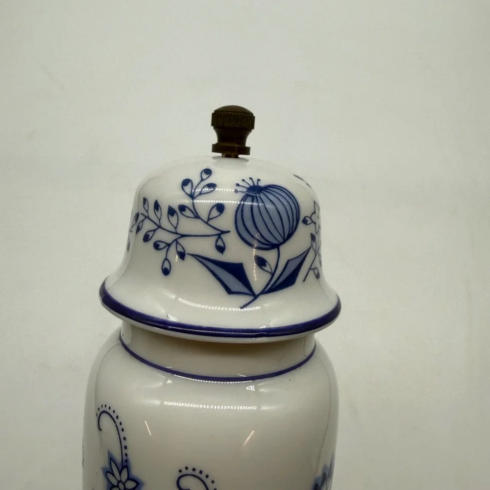 Vintage Blue Onion Porcelain Pepper Mill Grinder Floral Zwiebelmuster Pattern